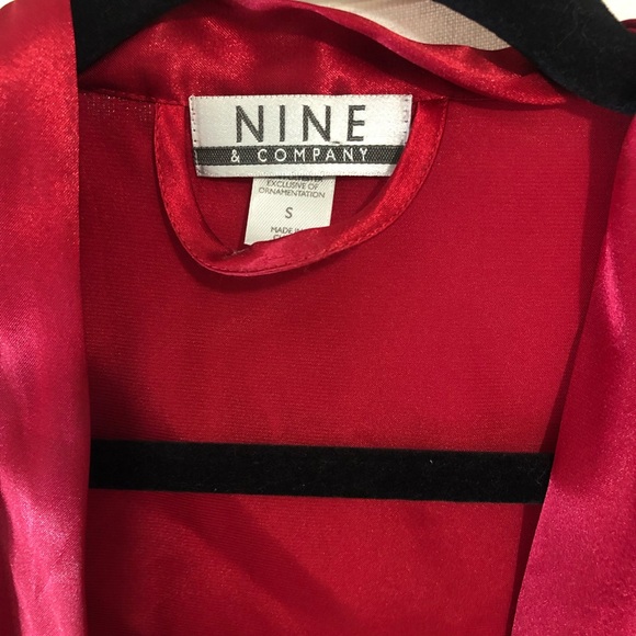 Red Robe - Picture 2 of 8